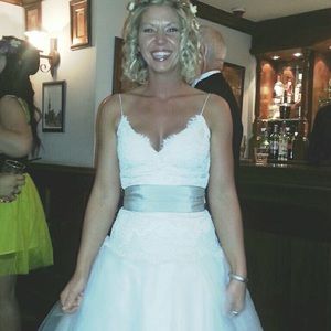 Monique Lhuillier bridal gown